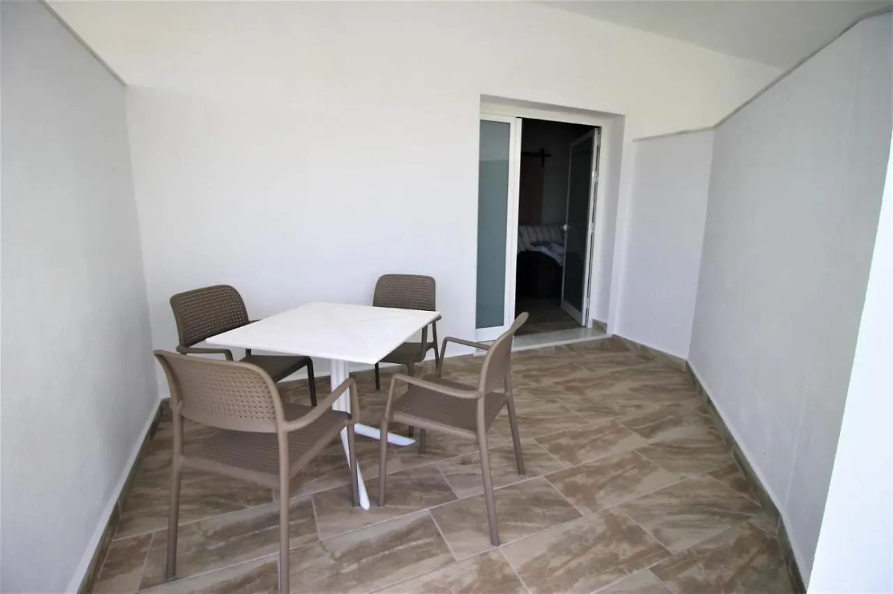 Apartment Ishel Trafalgar Zahora